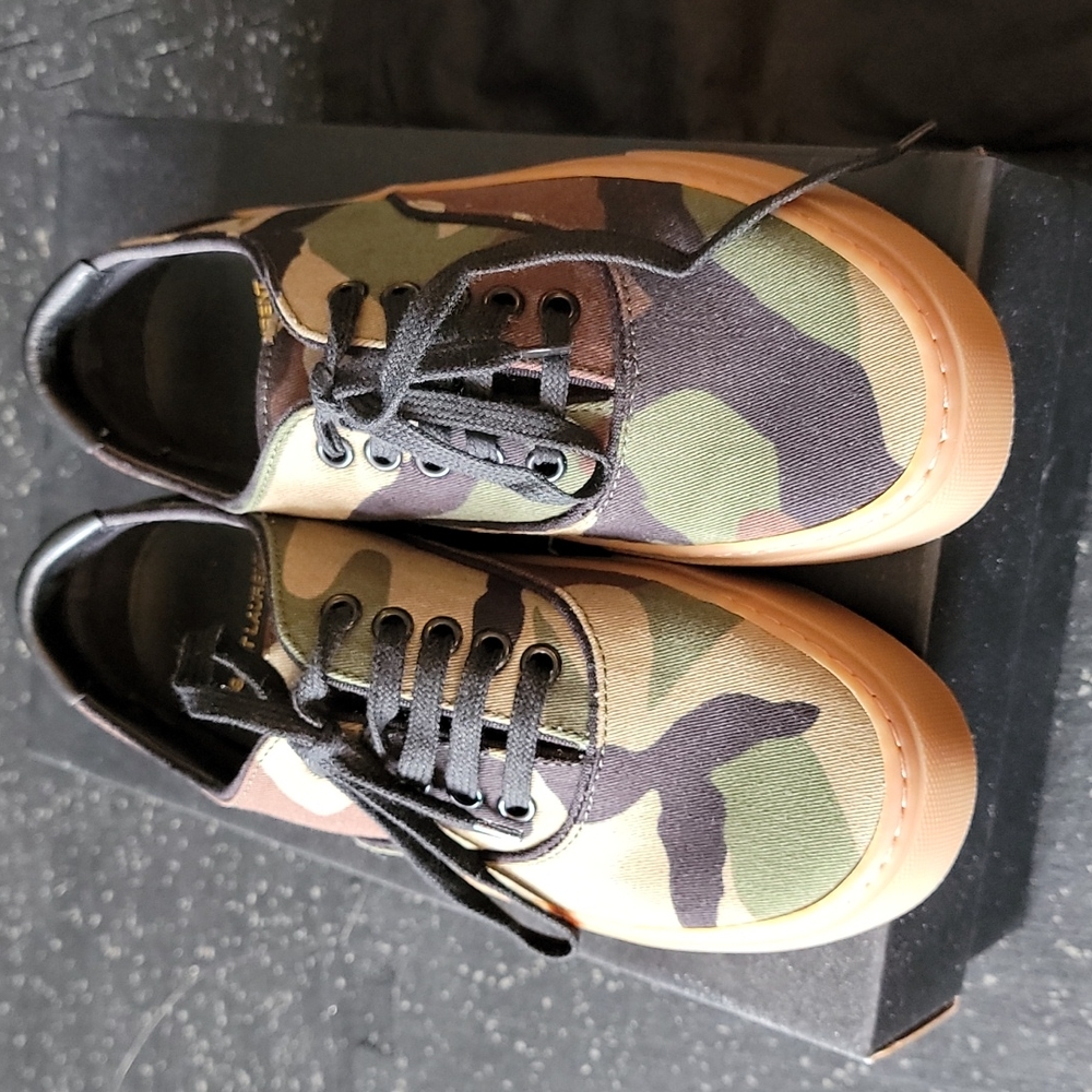 SAINT LAURENT Camo Venice low top 6.5 or 37